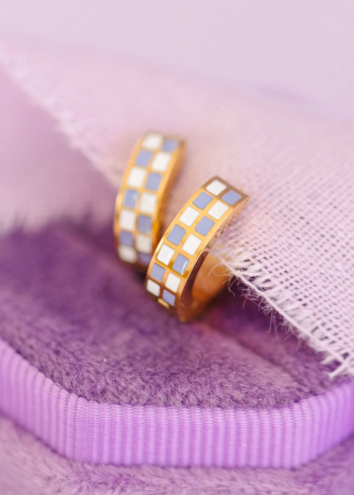 Periwinkle Checkered Huggies